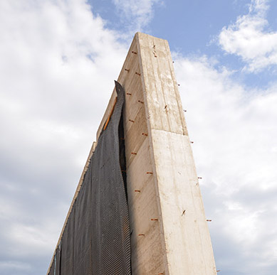 particolare del muro in cemento armato